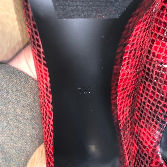 GUESS Snakeskin Honora Peep-Toe Platform Pumps - Picture 6 of 6